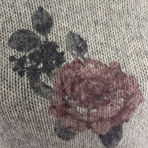 Lucky Brand Floral Pullover Sweater Gray Pink Size Medium Bell Sleeve - Picture 3 of 5